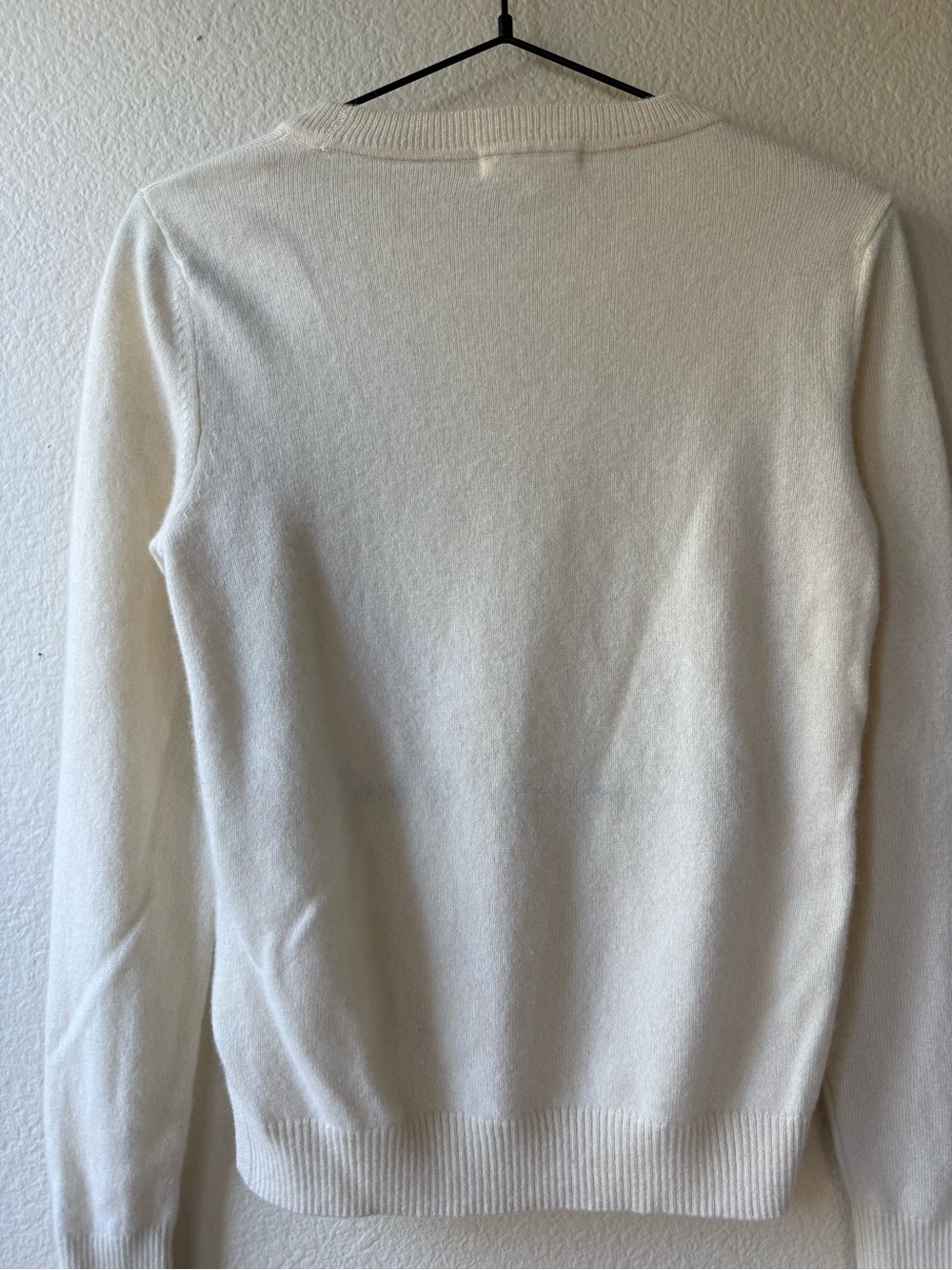 Uniqlo 100% cashmere Cream Crew Neck Sweater - Picture 10 of 11